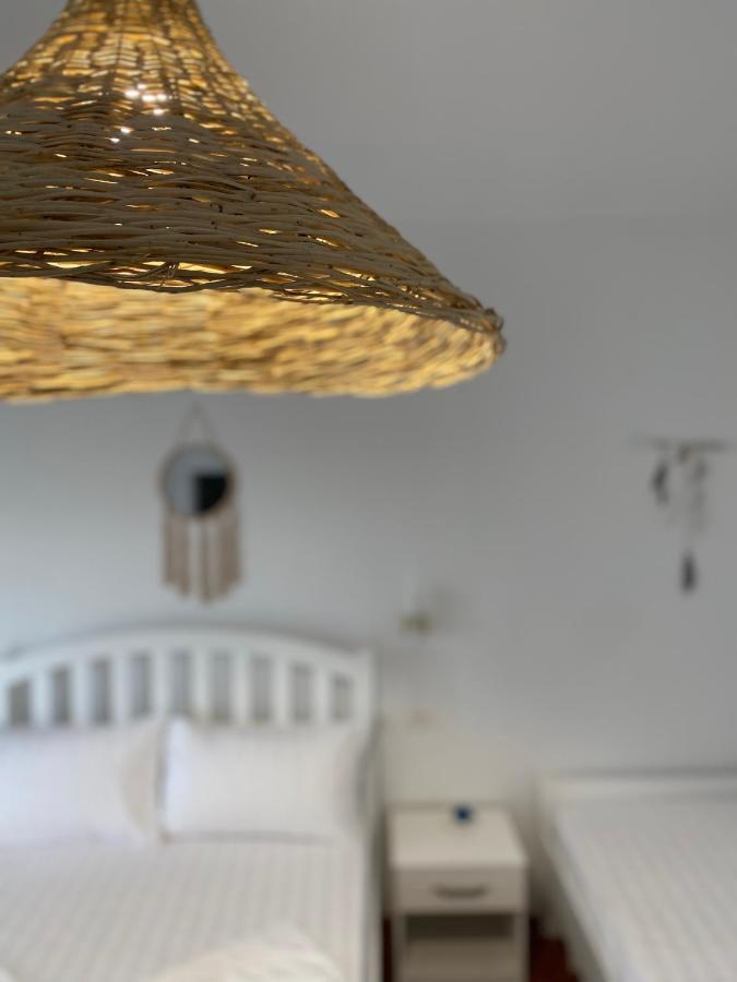 Las Nubes Rooms Himare Exteriör bild