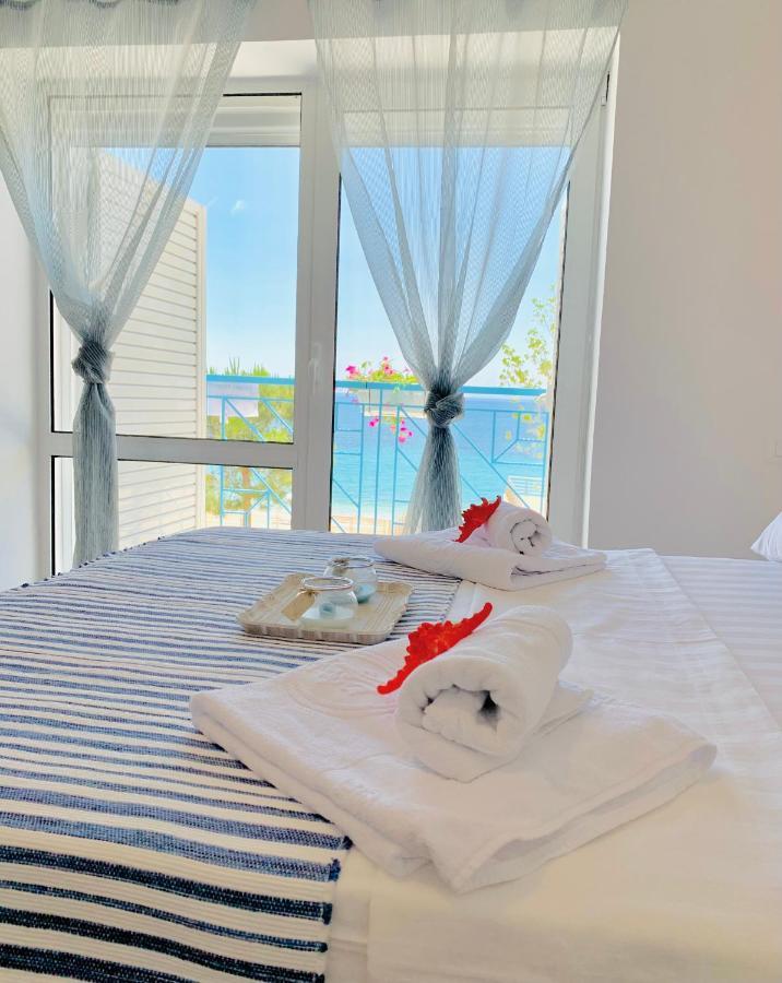 Las Nubes Rooms Himare Exteriör bild